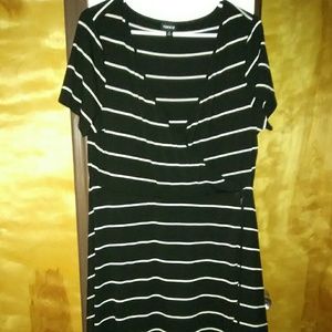Torrid size 1 b&w faux wrap dress